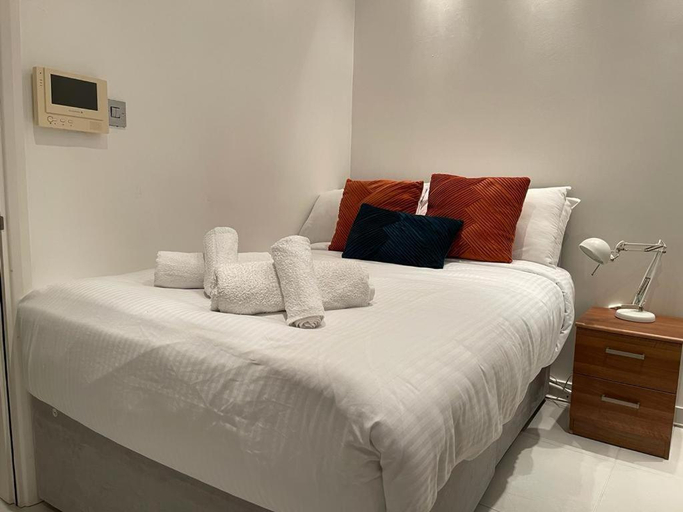 Others 4, Smithfield St Paul Farringdon Central London Apartment, London