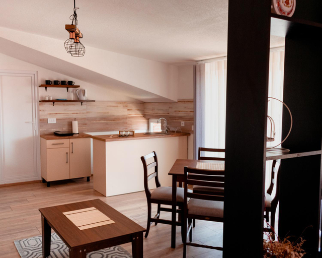 Others 5, Demetra Apartments