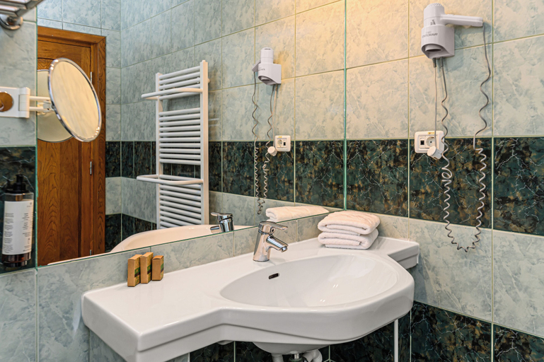 Bathroom 4, Hotel Casa Viorel, Brasov