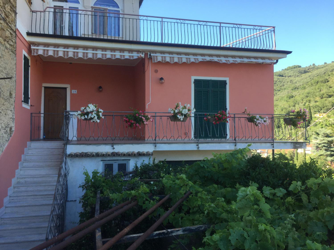 Exterior & Views 1, Casa vacanze Mari e France, Imperia