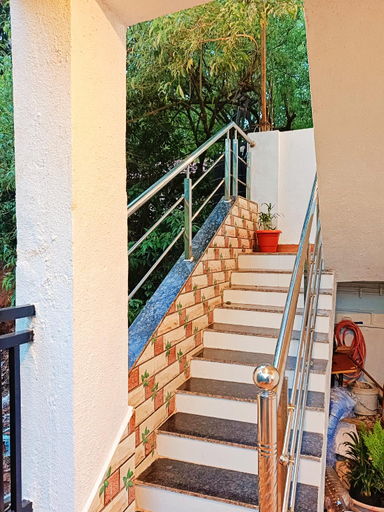 Lobby 4, Janani Niwas Matheran, Raigarh