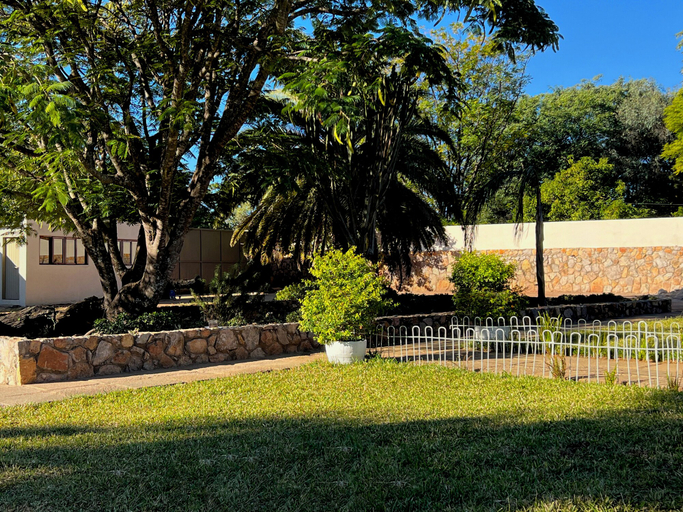 Others 5, Gwango Tamarillo Estate, Bulawayo