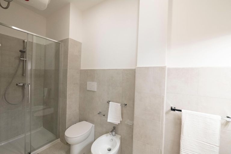 Bathroom 2, B&B D'Amely, Lecce