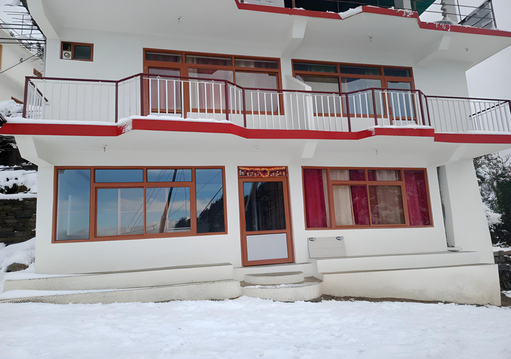 Exterior & Views