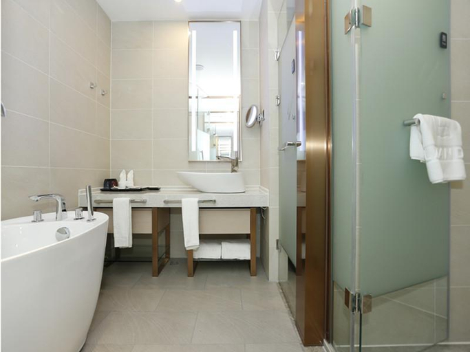 Bathroom 3, Lavande Hotel Bejing West Station South Square Lize Commercial Zone, Beijing