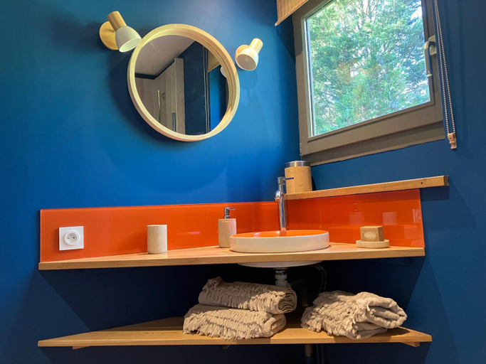 Bathroom 2, Une chambre d'hote dans les bois, Rhône