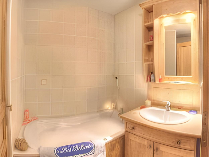 Bathroom 5, Residence Les Balcons de Belle Plagne, Savoie