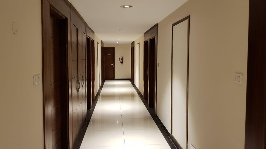 Others 4, Hotel Kenview, Sahibzada Ajit Singh Nagar