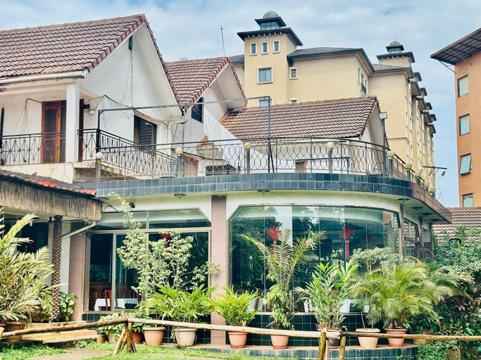 Exterior & Views 2, FANG FANG SUITES, Kampala