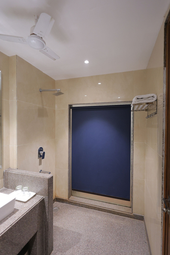 Bathroom 4, Nikko Premier - Near Medanta Hospital, Gurgaon