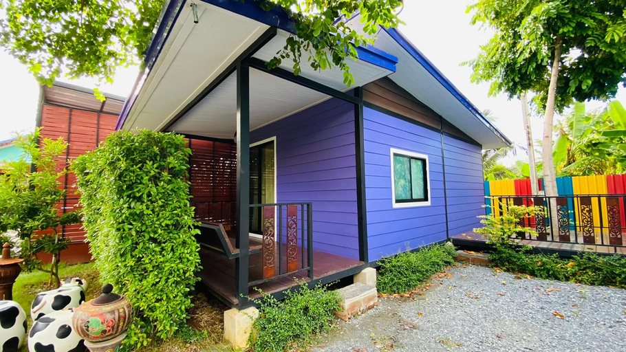 Exterior 5