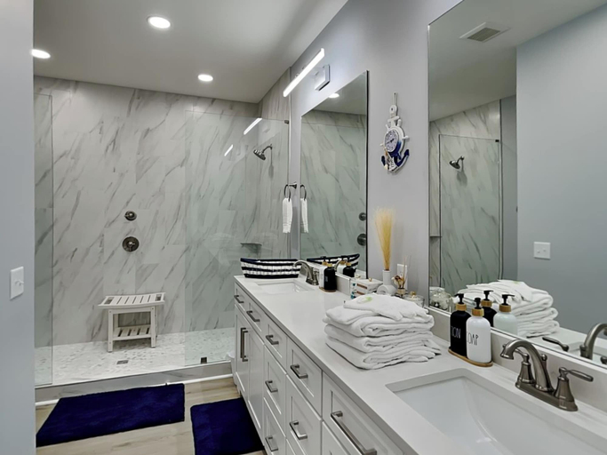 Bathroom 4, The Blue Pearls by Resort Collection, Bay