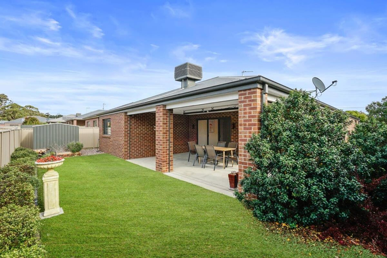 1, Beautiful Golden Point Home - Style&Sophistication, Ballarat - Central