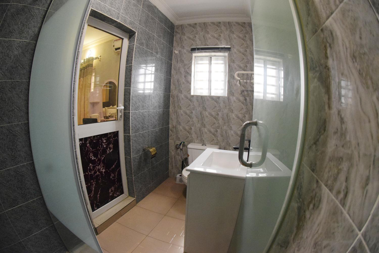 Bathroom 4, Remzy Hotel & Suites, Olomore, Abeokuta South