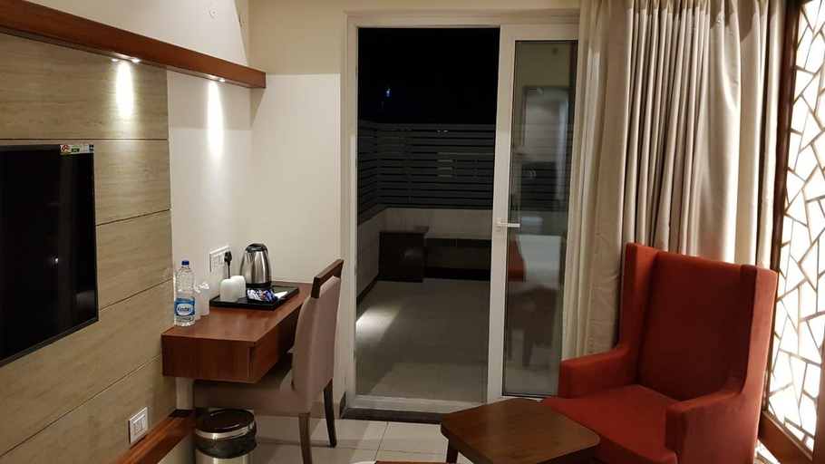 Others 5, Hotel Kenview, Sahibzada Ajit Singh Nagar