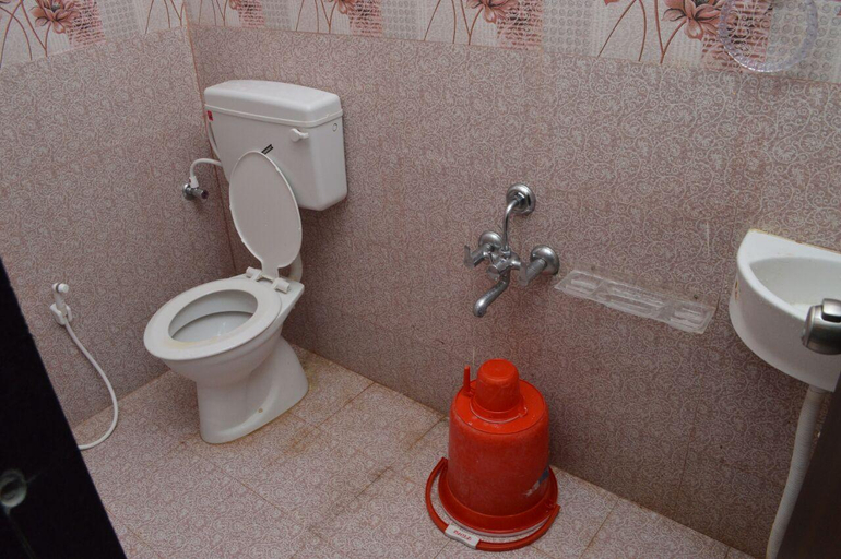 Bathroom, Hotel Vrajbhoomi, Gir Somnath