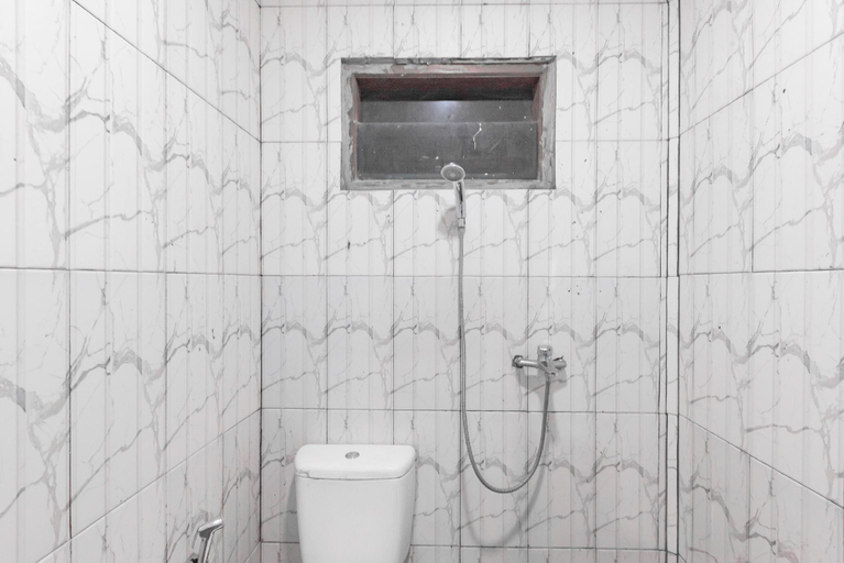 Bathroom 7