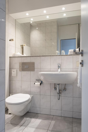 Bathroom 11