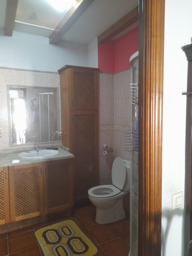 Bathroom, Habitacion en Casa Huelves, Cuenca