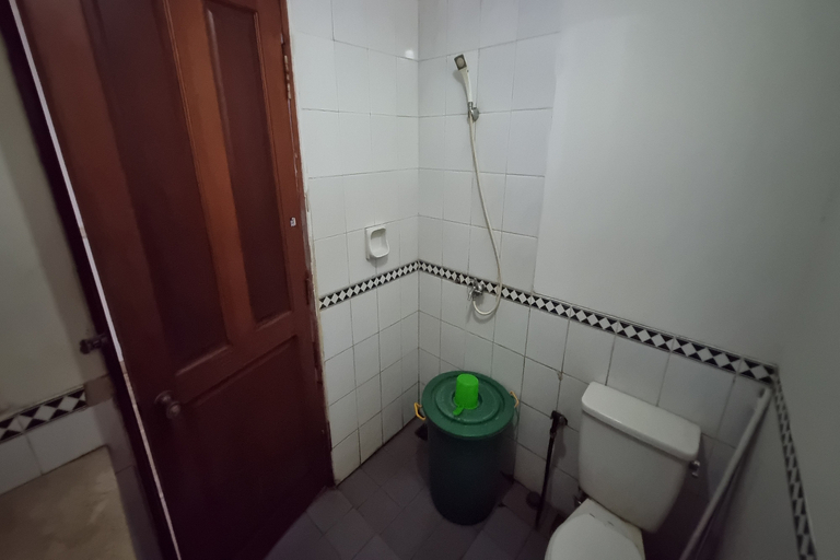 Bathroom 8