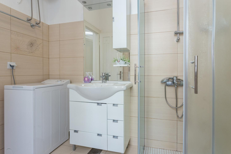 Bathroom 4, Apartments Mara, Dubrovnik
