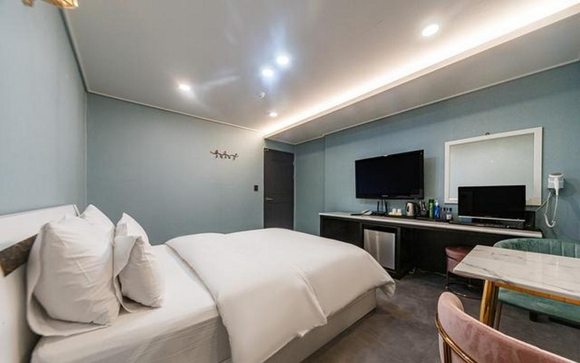 Bedroom 3, Mokpo Nine Self Check-in Hotel, Muan