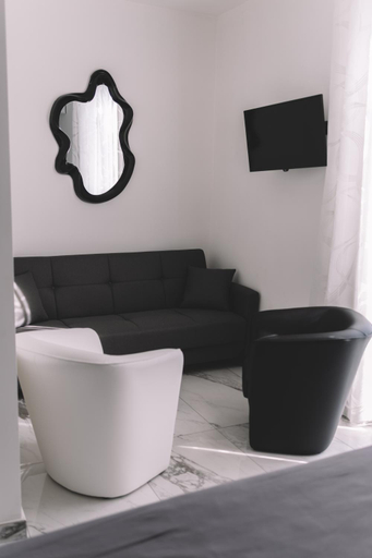 Others 4, B&B Saint Vincent, Crotone