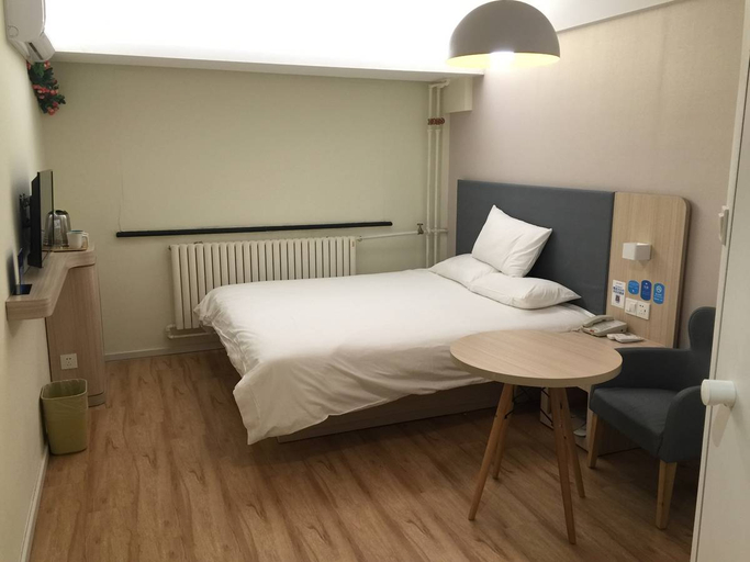Bedroom, HanTing Hotel (Beijing Xidan Mall), Beijing