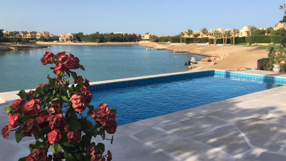 Sport & Beauty 2, Charming Lagoon Villa with pool Egyptian Style -Sabina 117, Al-Ghurdaqah 2