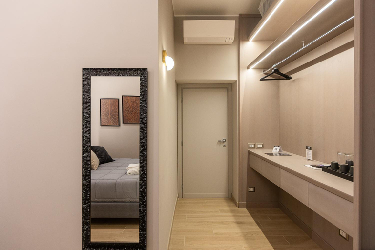 Others 3, IRON Luxury Rooms, Rome