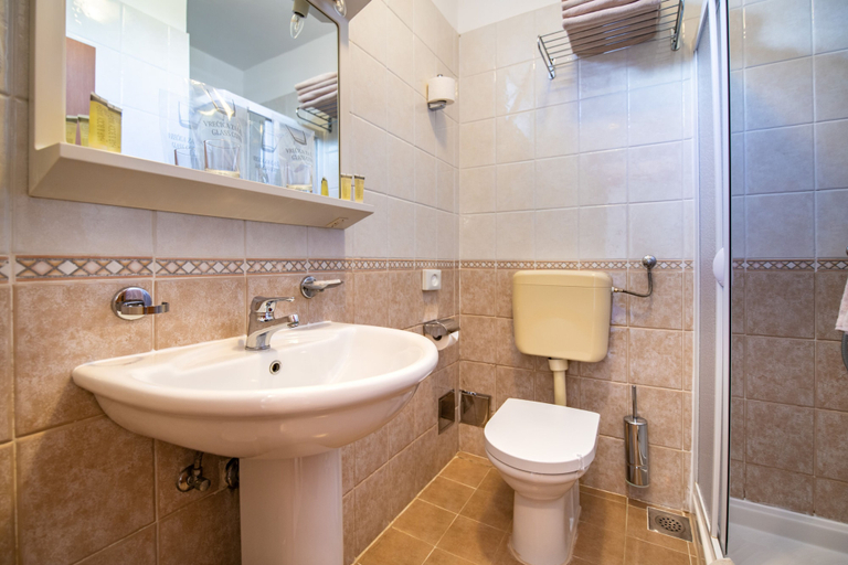 Bathroom, Ai Pini Medulin Resort, Medulin