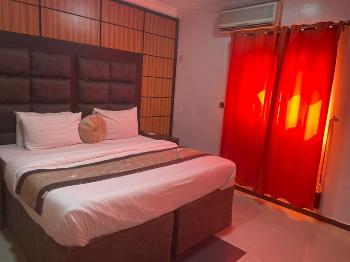 Bedroom 3, BRICK ROCK HOTEL AND SUITES, Obio/Akp