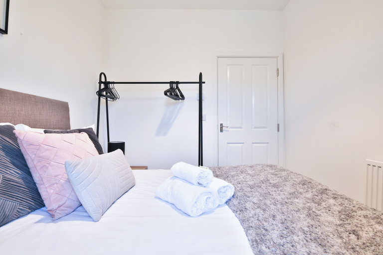 Bedroom 2, 2 Bed Flat with Parking Near Waterfront, Vale of Glamorgan