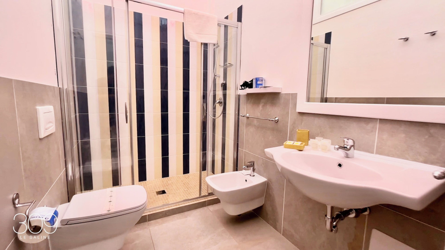 Bathroom 4, Hotel with swimming pool near Stintino, Sassari