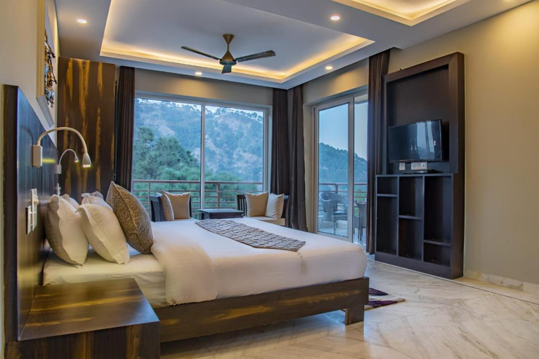 Bedroom, The Lalita's Majestic Pines, Solan
