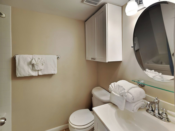 Bathroom 4, Ocean Breeze West #106 by Southern Vacation Rentals, Escambia
