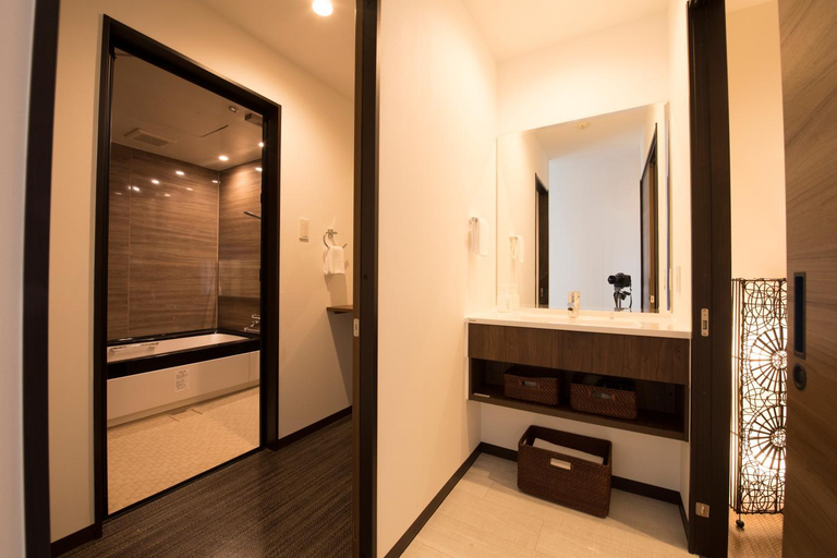 Bathroom 12