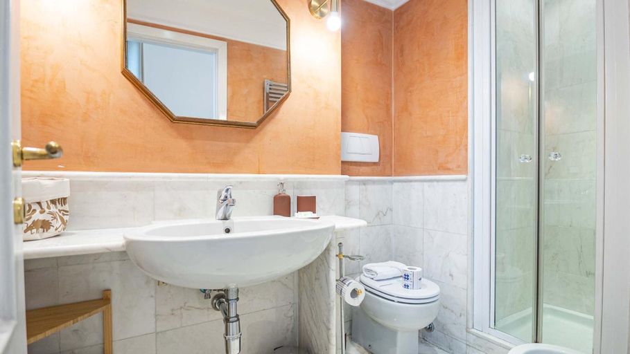 Bathroom 3, Colonna Guest House, Rome