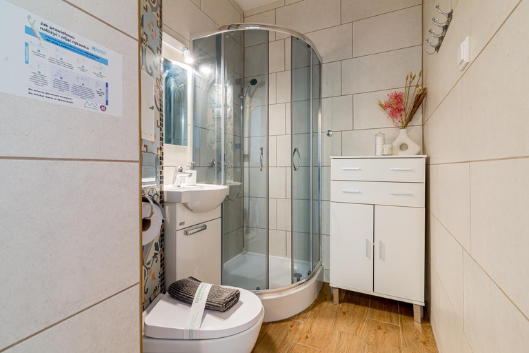 Bathroom 3, Szeroka Royal Rooms, Gdańsk City