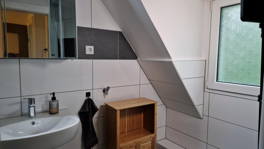 Bedroom 2, Zentrales Apartment am Bergmannsheil Kh, Bochum
