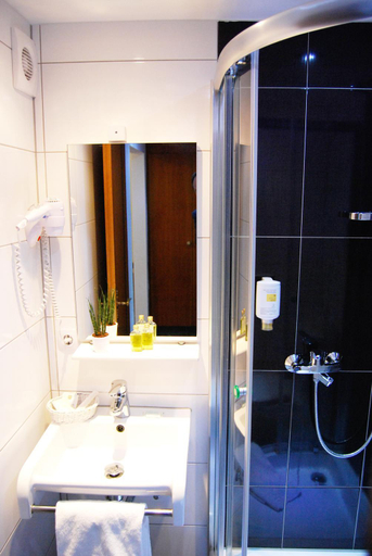 Bathroom 4, Parkhotel Bergheim, Rhein-Erft-Kreis