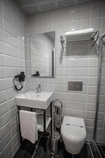 Bathroom 5, Uzer Otel, Merkez