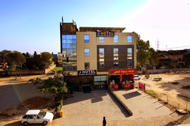 Exterior & Views