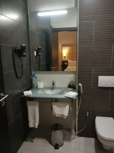 Bathroom 3, Lalla Doudja - Sidi Yahia, El Achour