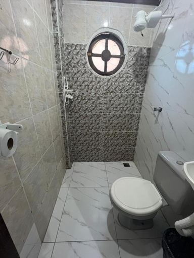 Bathroom 2, Toca do Pato Pousada, Parati