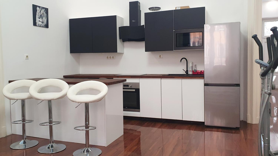 5, Green Panda Apartments, Budapesti