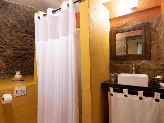 Bathroom 4, Hotel Mallku Cueva, Nor Lípez