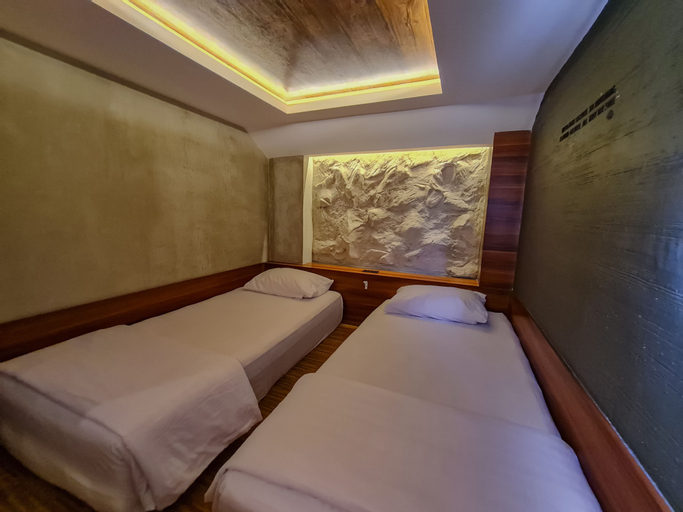 Bedroom 13