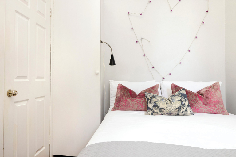 Bedroom 3, JOIVY Royal Mile Tower Apartment, Edinburgh