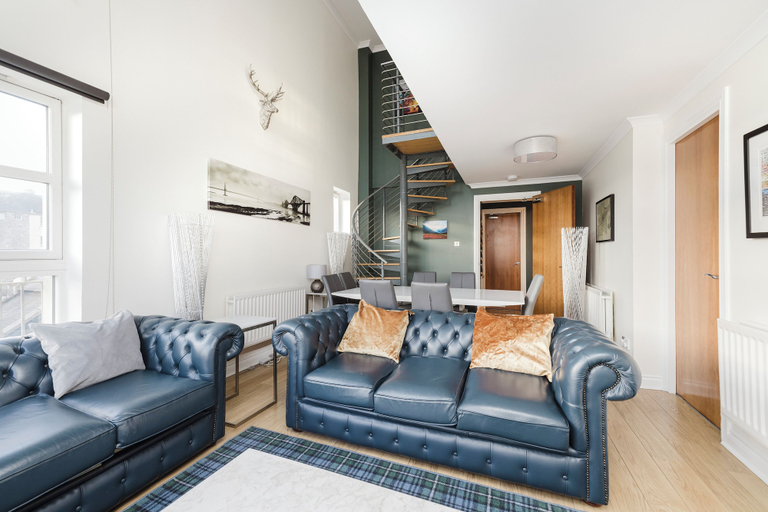 Others 4, JOIVY Ultra Gorgeous 3bd Old Town Apt w\ Balcony&Parking, Edinburgh